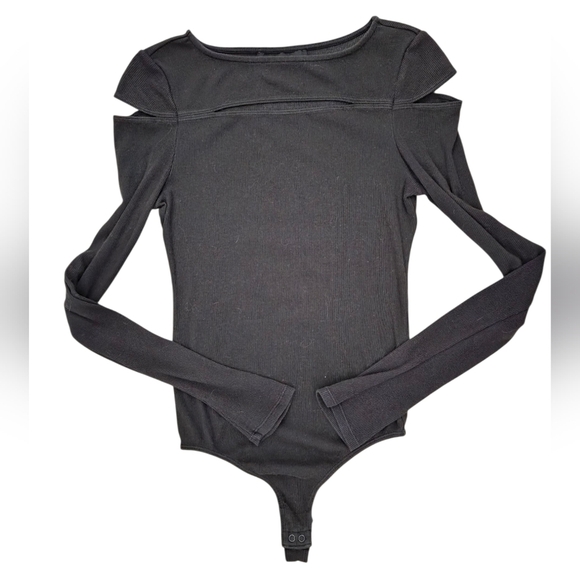 Kendall & Kylie Black Long Sleeve Asymmetrical Bodysuit - Picture 3 of 5